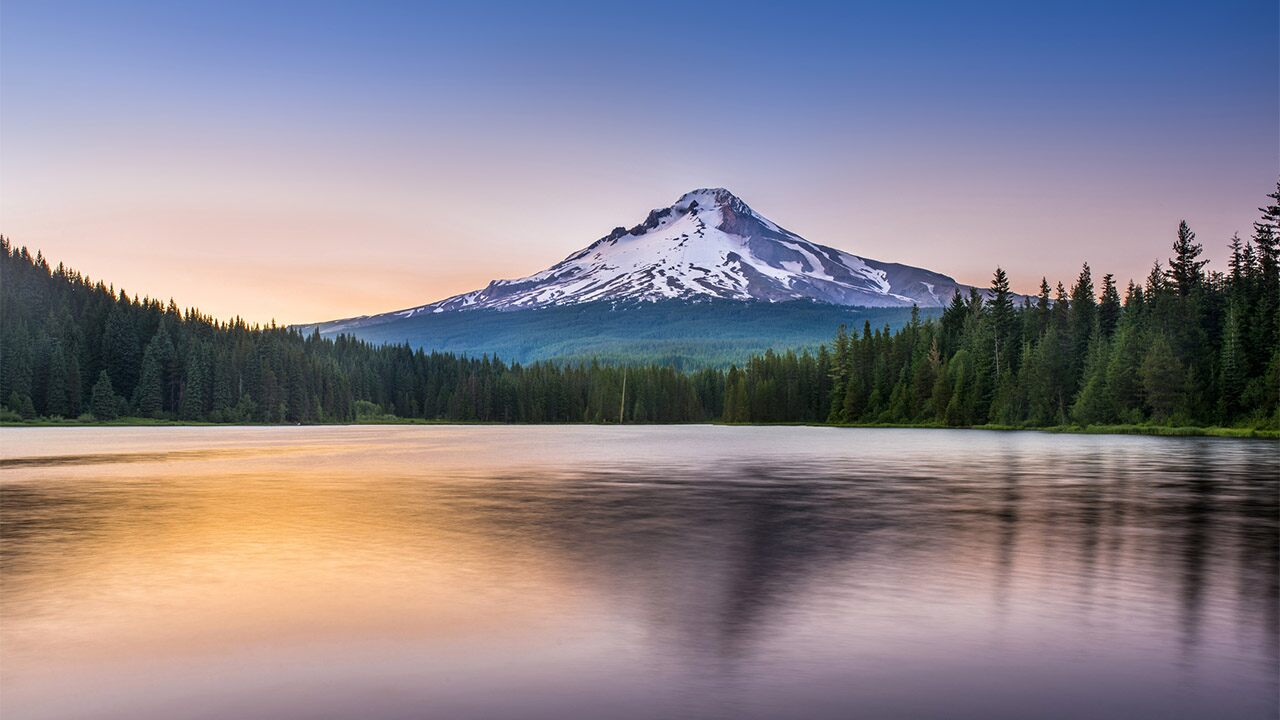 Woman falls into volcano vent on Oregon's Mount Hood - CBNC