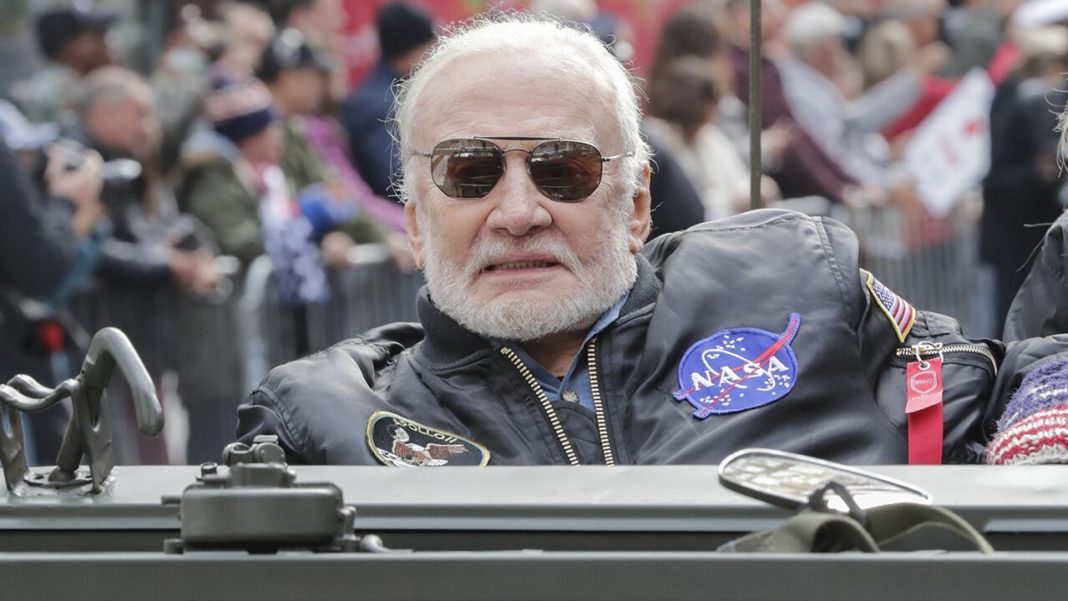 Buzz Aldrin picks Arizona Republican McSally over fellow astronaut